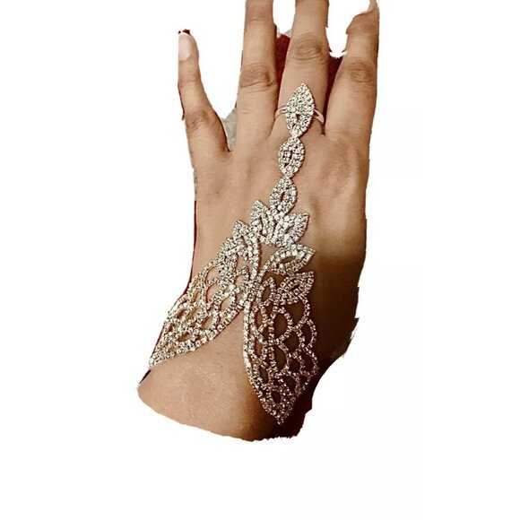 White bracelet Silver Clear Crystal Rhinestone Wedding hanf Chain Ring Bracelet - Picture 2 of 4